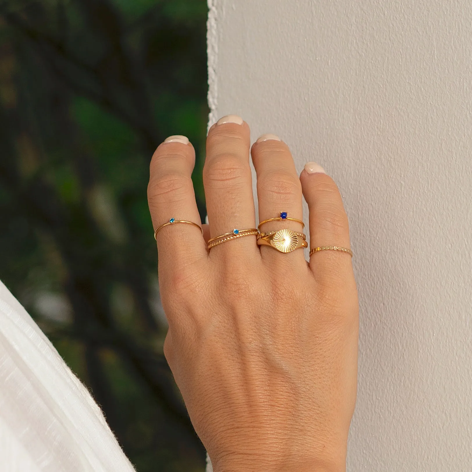 Minimal Lapis Ring Gold